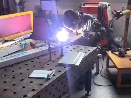 Alambre de soldadura automotriz